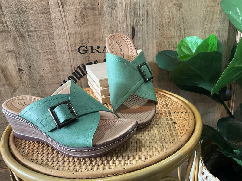 Green wedge heel Slip-on